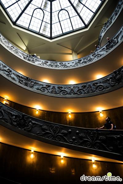 바티칸 박물관의 모모 계단
