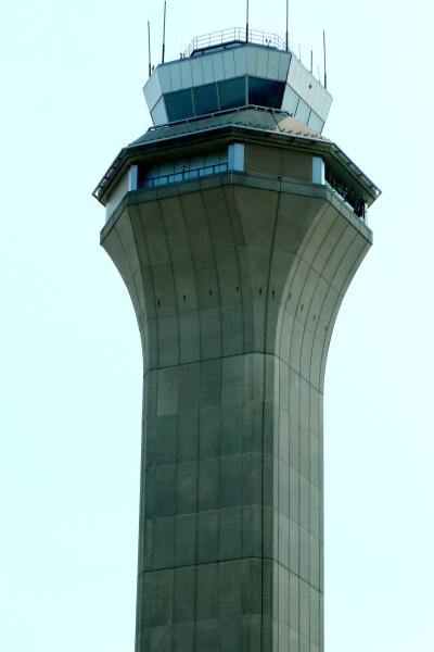 뉴어크 국제 공항, 언로딩 15