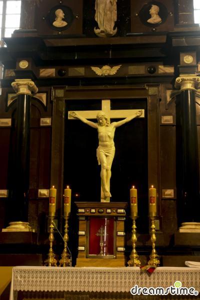 거룩한 십자가 리사 고라 메리 수도원 내부 