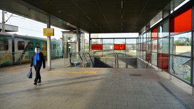 바르샤바 국립 경기장 기차역 플랫폼  09