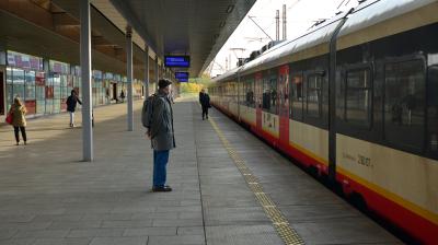 바르샤바 국립 경기장 기차역 플랫폼  07