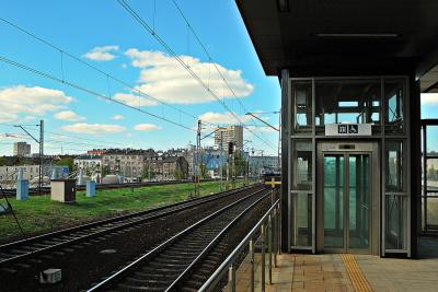 바르샤바 국립 경기장 기차역 플랫폼  02