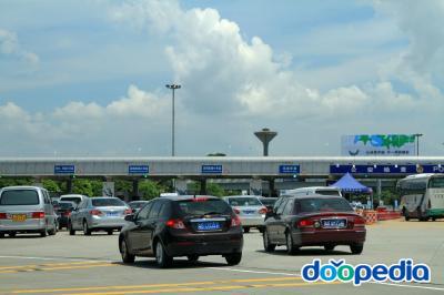 선전 바오안 국제공항에서 경제특구 입구 가는 길 