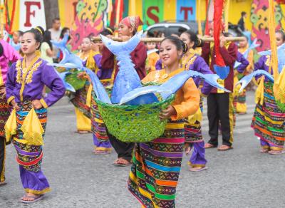 젠산 참치 축제, 퍼레이드