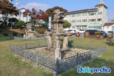 홍천 괘석리 사사자 삼층석탑