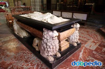 페르피냥 생 장 밥티스트 대성당, 주교의 무덤
