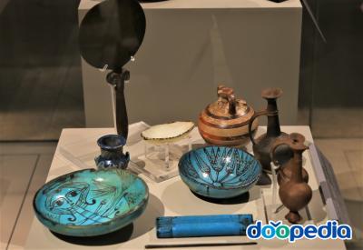 작은 그릇 과 화장 도구,15c BC