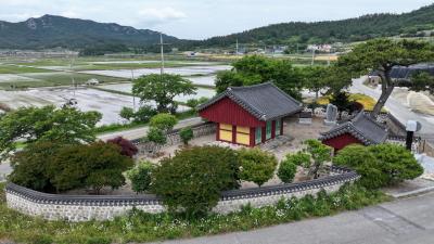 고산둑 윤고산사당