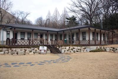 연세대학교, 논지당