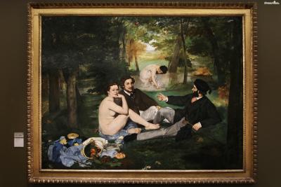 [9] 대표 소장품 2

'인상주의의 아버지'로 불리는 에두아르 마네의 작품도 오르세에서 만나볼 수 있다.

그의 대표작으로 꼽히는 《풀밭 위의 점심》(사진), 《피리부는 소년》, 《올랭피아》등

상당 수의 작품이 소장되어 있다.
