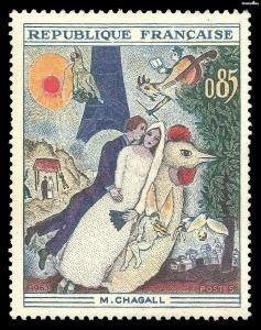 [9] 대표 소장품 2

'색채의 마술사'로 불리는 마르크 샤갈의 《에펠탑의 신랑신부》(사진),

《이카로스의 추락》과 같은 작품들도 퐁피두센터에서 만나볼 수 있다.

러시아 태생인 그는 본명인 러시아식 이름 모이셰 세갈(Moyshe Shagal)을 버리고

프랑스식 이름인 마르크 샤갈(Marc Chagall)으로 개명했을 정도로

파리를 사랑했으며, 이곳에서 많은 영감을 받고 많은 활약을 펼쳤다.
