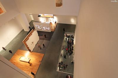 [7] 미술관 구성

모마는 지상 6층, 지하 2층으로 되어 있으며

6층부터 아래로 차례차례 내려가는 관람 순서를 권장한다.

지하 2층은 영화 갤러리로 입장권을 따로 예매해야 한다.
