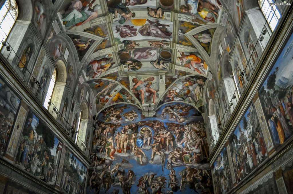 ▲바티칸 미술관 안에서도 가장 많은 사랑을 받는 &#39;시스티나 성당&#39;.

교황을 선출하는 곳이자 교황이 미사를 집전하는 곳으로

미켈란젤로, 라파엘로, 보티첼리 등 최고의&nbsp;화가들이 그린 프레스코화가 가득하다.
