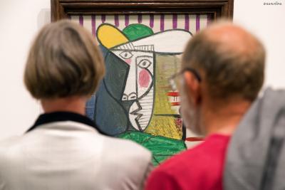 [9] 대표 소장품2

현대 미술의 거장인 피카소의 작품도 빠질 수 없다.

그의 대표작 중 하나인 《우는 여인》, 《목걸이를 한 누드》를 포함해

《난해한 당신》(사진) 등 그의 여러 작품들을 테이트 모던에서 만나볼 수 있다.
