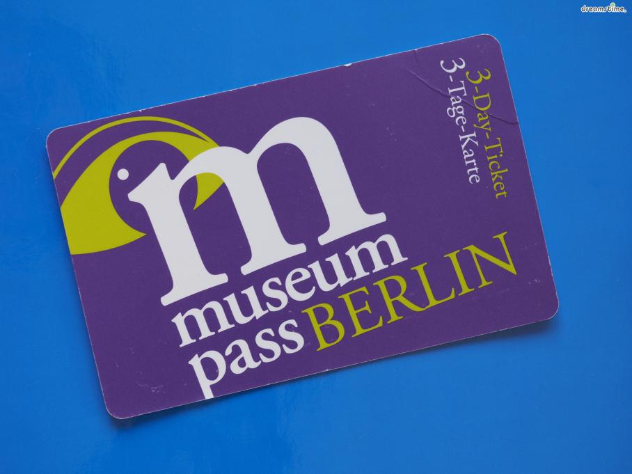 가장 추천하는 것은 3일 동안 베를린 내 35개 미술관을
무료로 입장할 수 있는 베를린 뮤지엄 패스로 관람하는 것이다.
성인 29유로, 우대(국제학생증 등) 14,5유로

