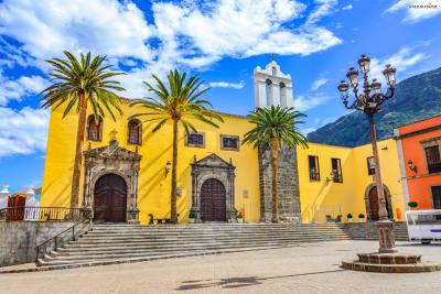 <윤식당2>에도 여러 번 등장한

▲라리베르타드 광장(Plaza de La Libertad)

뒤에 보이는 노란색 건물은 산 프란시스코 수도원이다.
